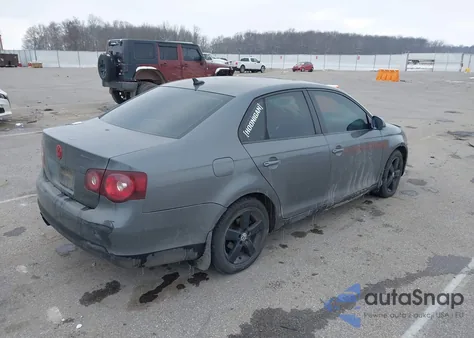 2008 Volkswagen Jetta Se/Sel z USA, uszkodzony, nr VIN 3VWRZ81K68M024448
